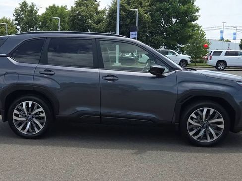 Used 2025 Subaru Forester Touring AWD/4WD image 9