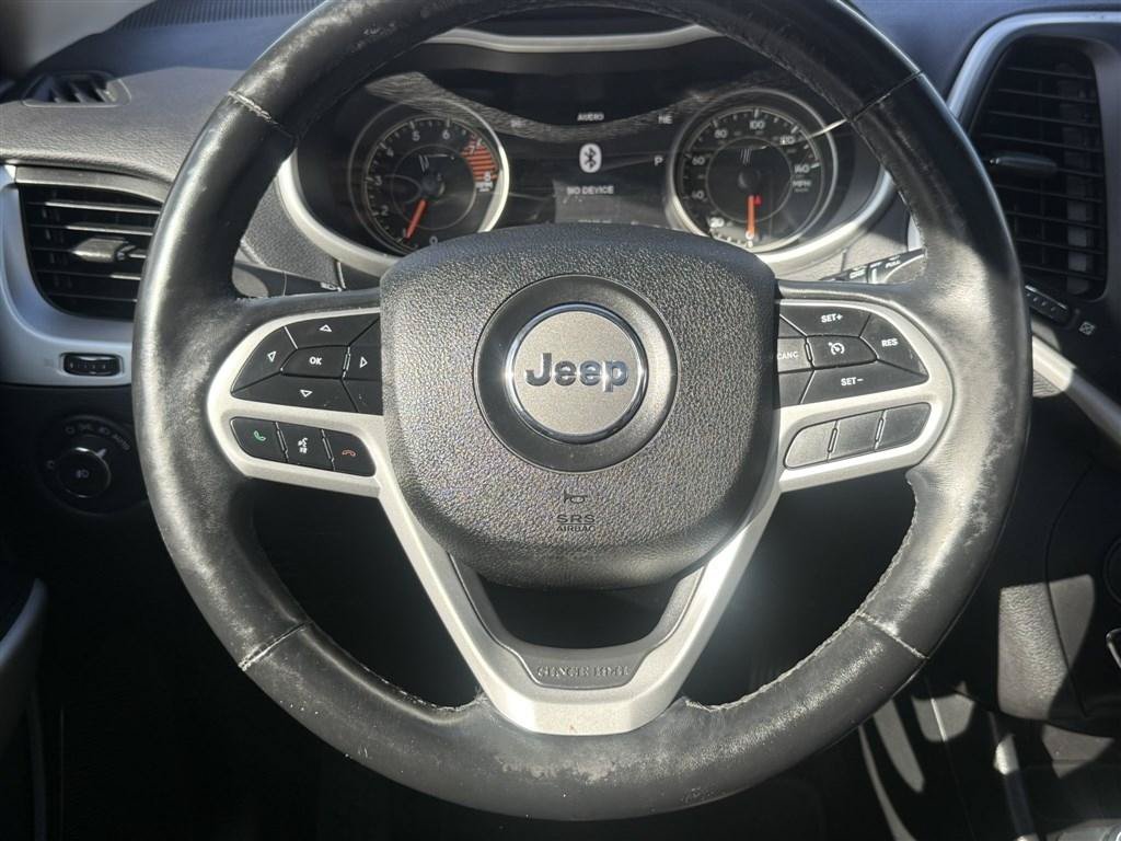 Used 2017 Jeep Cherokee Limited AWD/4WD image 19