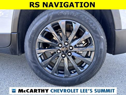 Used 2023 Chevrolet Traverse RS image 17