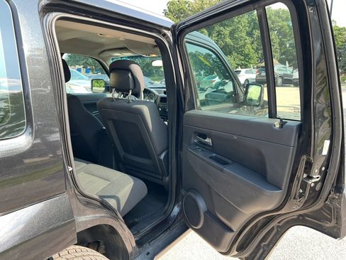 Used 2012 Jeep Liberty Sport RWD image 15