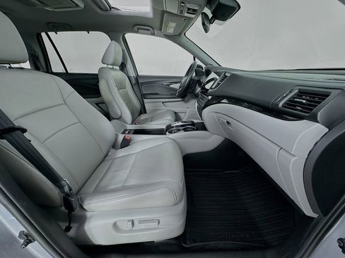 Used 2019 Honda Pilot Touring image 37