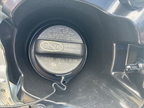 Used 2022 Toyota Tacoma SR image 6