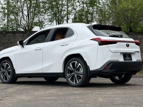 New 2026 Lexus UX 300h AWD image 8