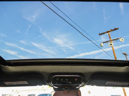 Used 2022 Mercedes-Benz C 300 Sedan image 25