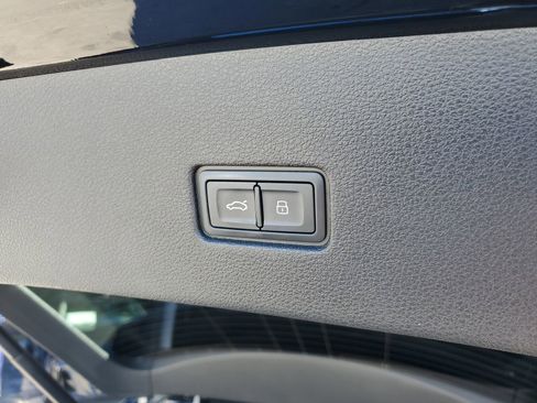 Used 2023 Audi Q8 Premium Plus w/ Premium Plus Package image 10