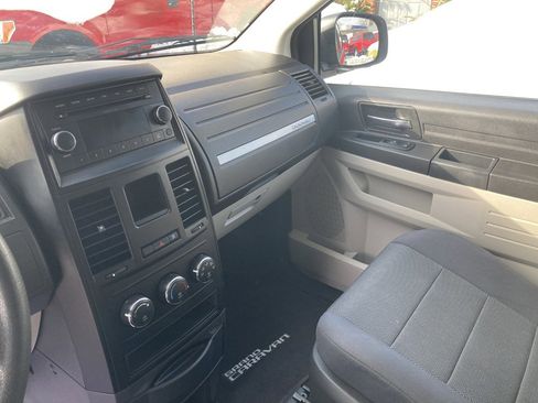 Used 2009 Dodge Grand Caravan SE image 9