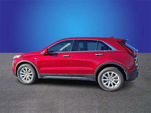 Used 2019 Cadillac XT4 Luxury w/ Cold Weather Package image 6