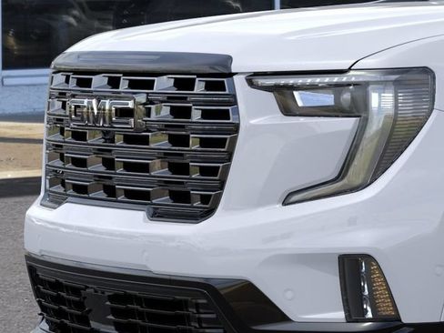 New 2026 GMC Acadia Denali Ultimate w/ LPO, Floor Liner Package AWD/4WD image 13