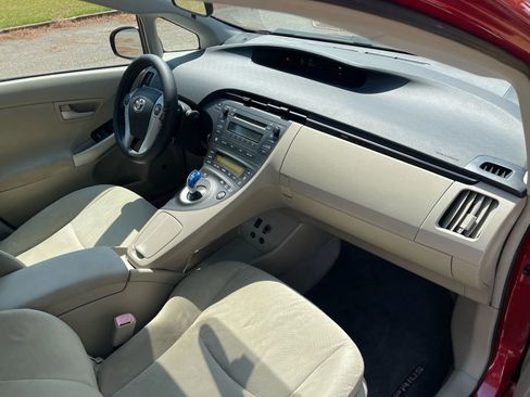 Used 2011 Toyota Prius One image 14