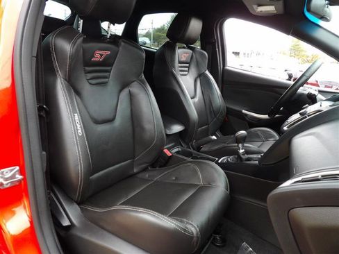 Used 2017 Ford Focus ST image 12