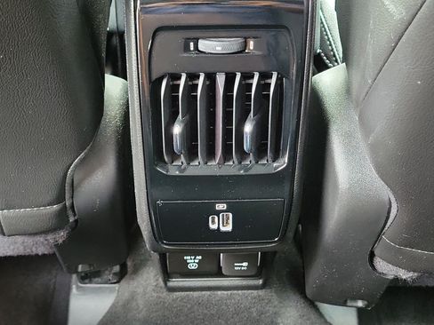 Used 2022 Jeep Compass Latitude w/ Sun and Sound Group AWD/4WD image 13