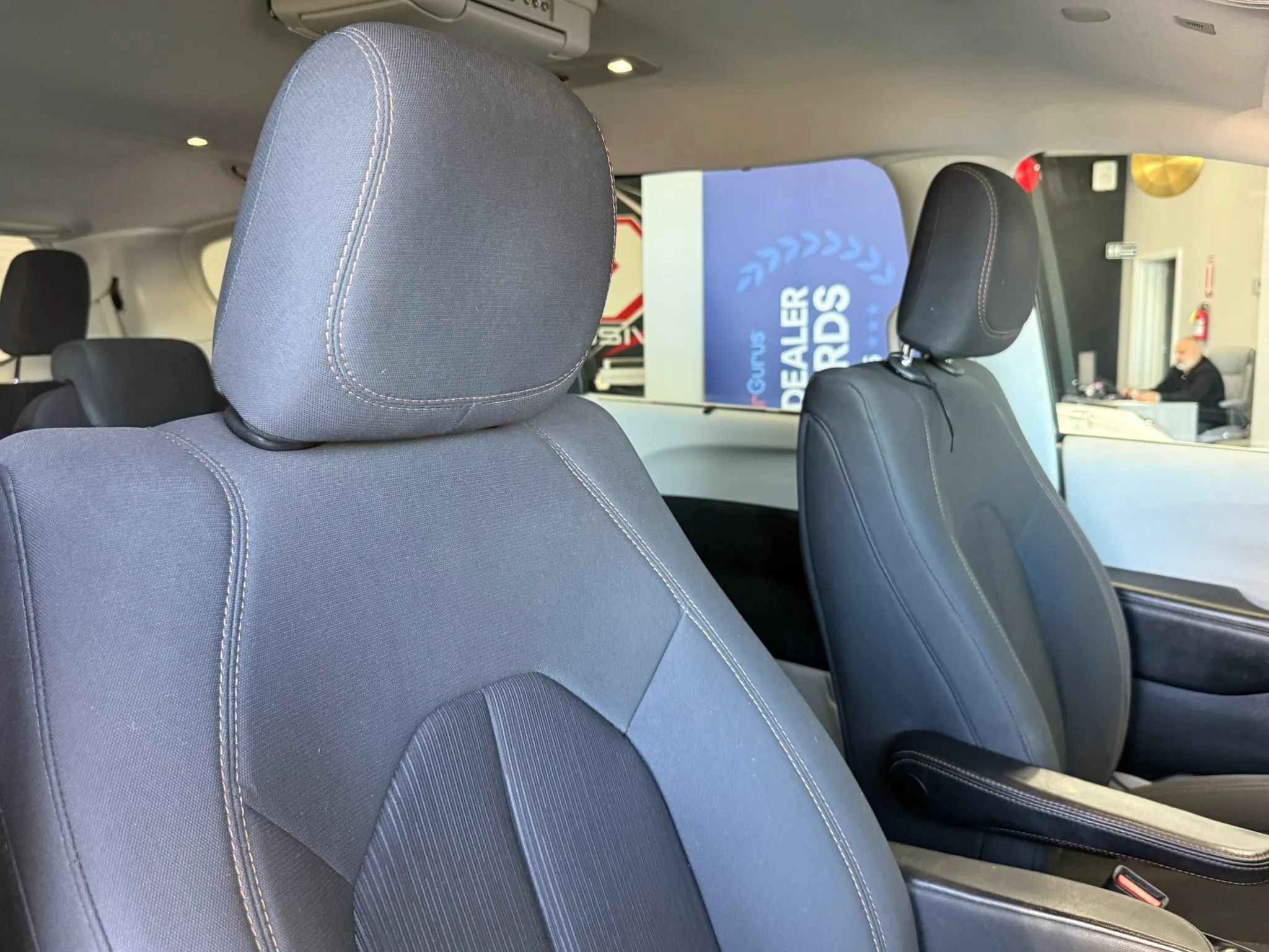 Used 2018 Chrysler Pacifica Touring Plus w/ Tire & Wheel Group FWD image 30