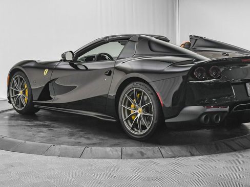 Used 2022 Ferrari 812 GTS image 6