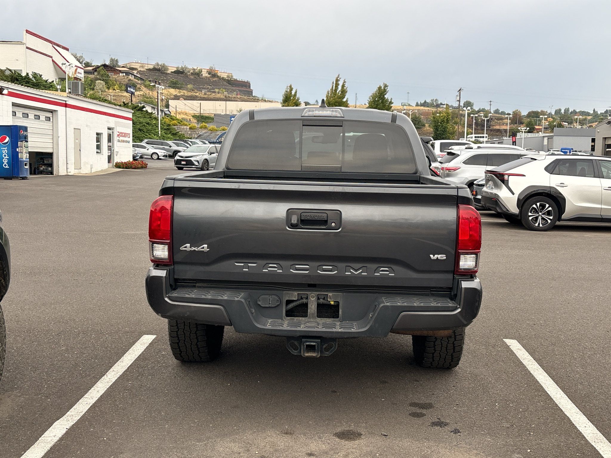 Certified 2022 Toyota Tacoma SR5 w/ Technology Package AWD/4WD image 8