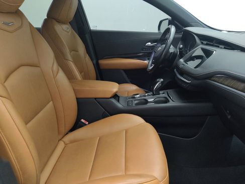 Used 2019 Cadillac XT4 Premium Luxury w/ Enhanced Visibility Package FWD image 21