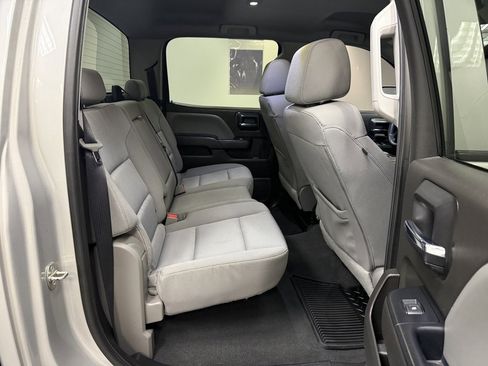 Used 2018 Chevrolet Silverado 1500 Custom w/ Custom Value Package image 17