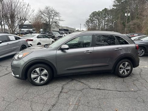 Used 2017 Kia Niro LX image 9