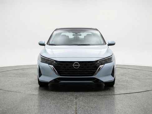 Used 2025 Nissan Sentra SV image 2