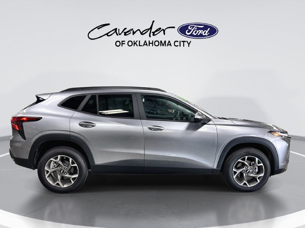 Used 2026 Chevrolet Trax LT FWD image 9
