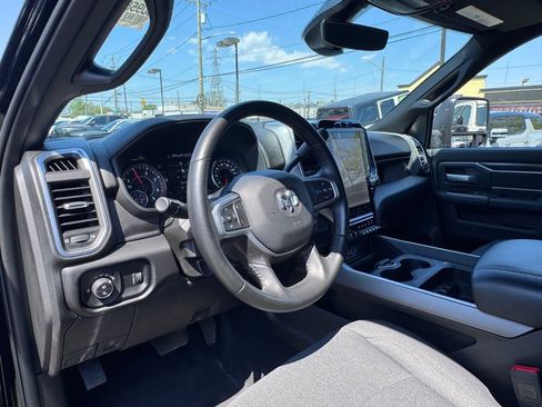 Used 2024 RAM 2500 Big Horn w/ Night Edition AWD/4WD image 13