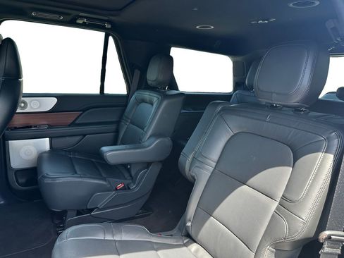 Used 2023 Lincoln Navigator Reserve RWD image 10