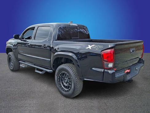 Used 2018 Toyota Tacoma SR5 image 6