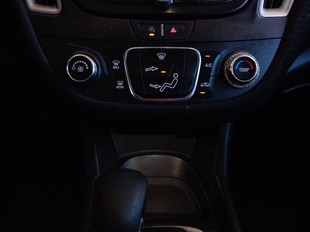 Used 2024 Chevrolet Malibu LS FWD image 34