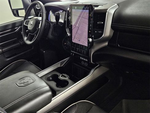 Used 2025 RAM 2500 Laramie image 31