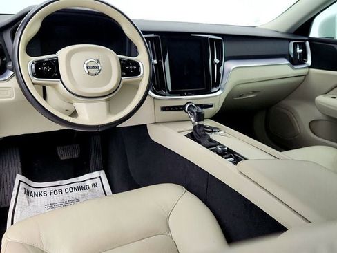 Used 2019 Volvo S60 T6 Momentum w/ Premium Package image 13