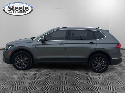 Used 2023 Volkswagen Tiguan SE FWD image 2