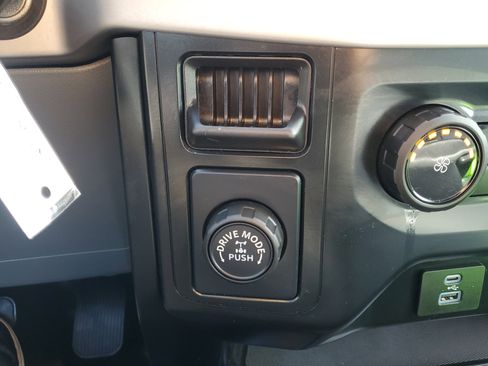 Used 2023 Ford F150 XL image 25