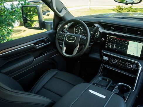 New 2026 GMC Sierra 3500 Denali w/ Denali Reserve Package image 13