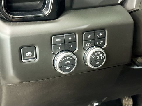 Used 2025 GMC Sierra 1500 AT4 AWD/4WD image 10