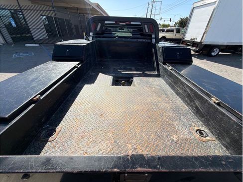 Used 2018 RAM 3500 Tradesman w/ Chrome Appearance Group image 18