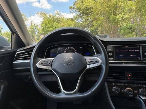 Used 2024 Volkswagen Jetta SE FWD image 21