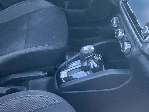 Used 2020 Nissan Kicks S image 7
