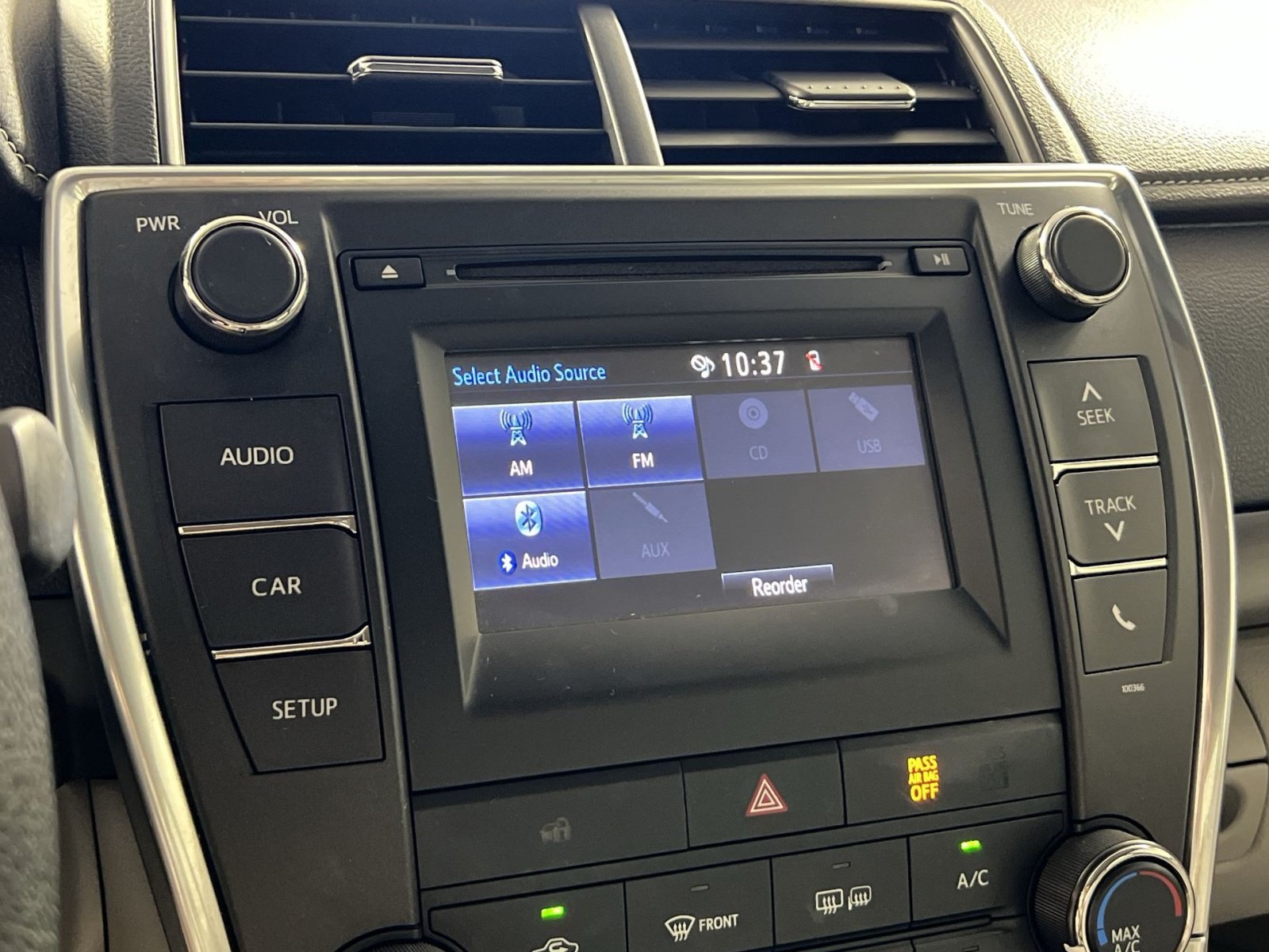 Used 2015 Toyota Camry LE FWD image 18