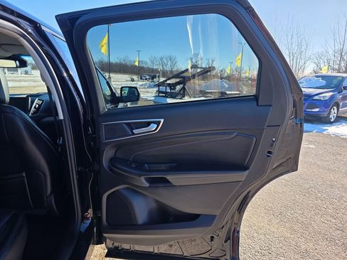 Used 2022 Ford Edge Titanium w/ Equipment Group 301A AWD/4WD image 36