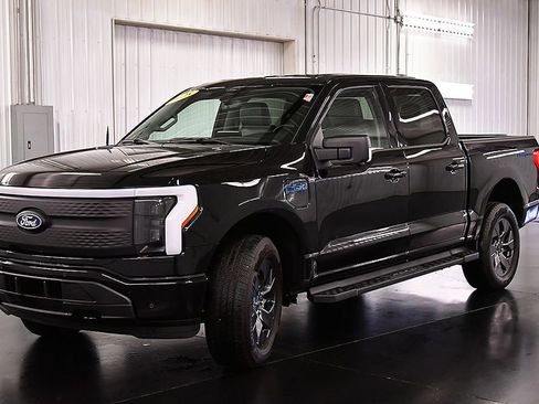 Used 2025 Ford F150 Lightning Flash AWD/4WD image 3
