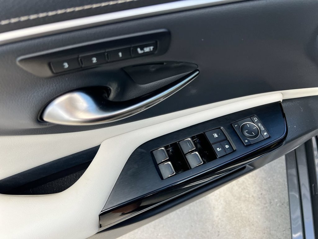 Certified 2024 Lexus ES 350 w/ Technology Package FWD image 11