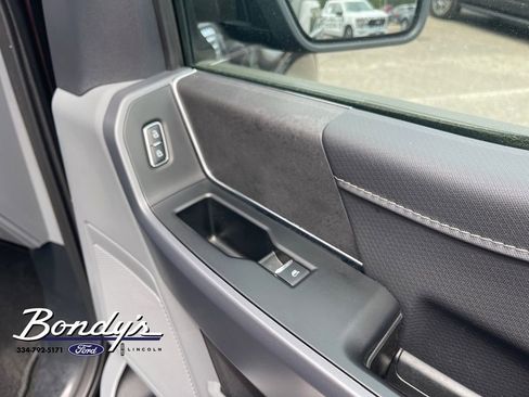 Used 2025 Ford F150 XLT AWD/4WD image 19