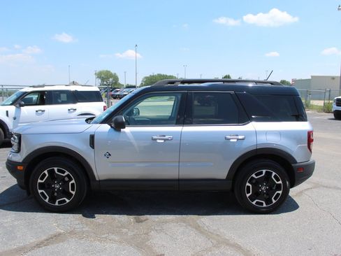 Used 2022 Ford Bronco Sport Outer Banks w/ Tech Package AWD/4WD image 3