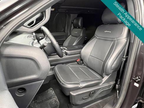 Used 2025 Ford Expedition Max Platinum w/ Stealth Performance Package AWD/4WD image 4