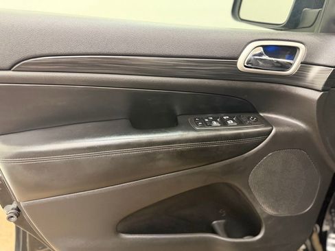 Used 2020 Jeep Grand Cherokee Altitude image 11