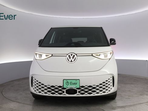 Used 2025 Volkswagen ID. Buzz Pro S RWD image 12