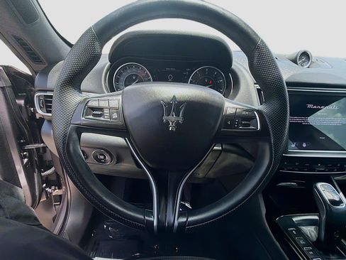 Used 2023 Maserati Levante GT AWD/4WD image 10