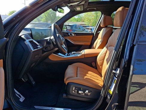 Used 2024 BMW X5 xDrive40i w/ M Sport Package AWD/4WD image 14