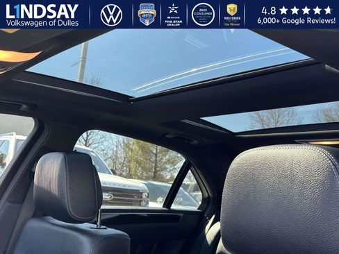 Used 2016 Mercedes-Benz E 400 4MATIC Sedan image 23