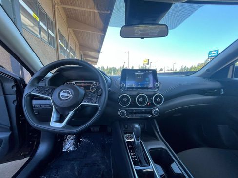 Used 2025 Nissan Sentra SV FWD image 33