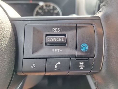 Used 2024 Nissan Rogue SV w/ SV Premium Package image 14